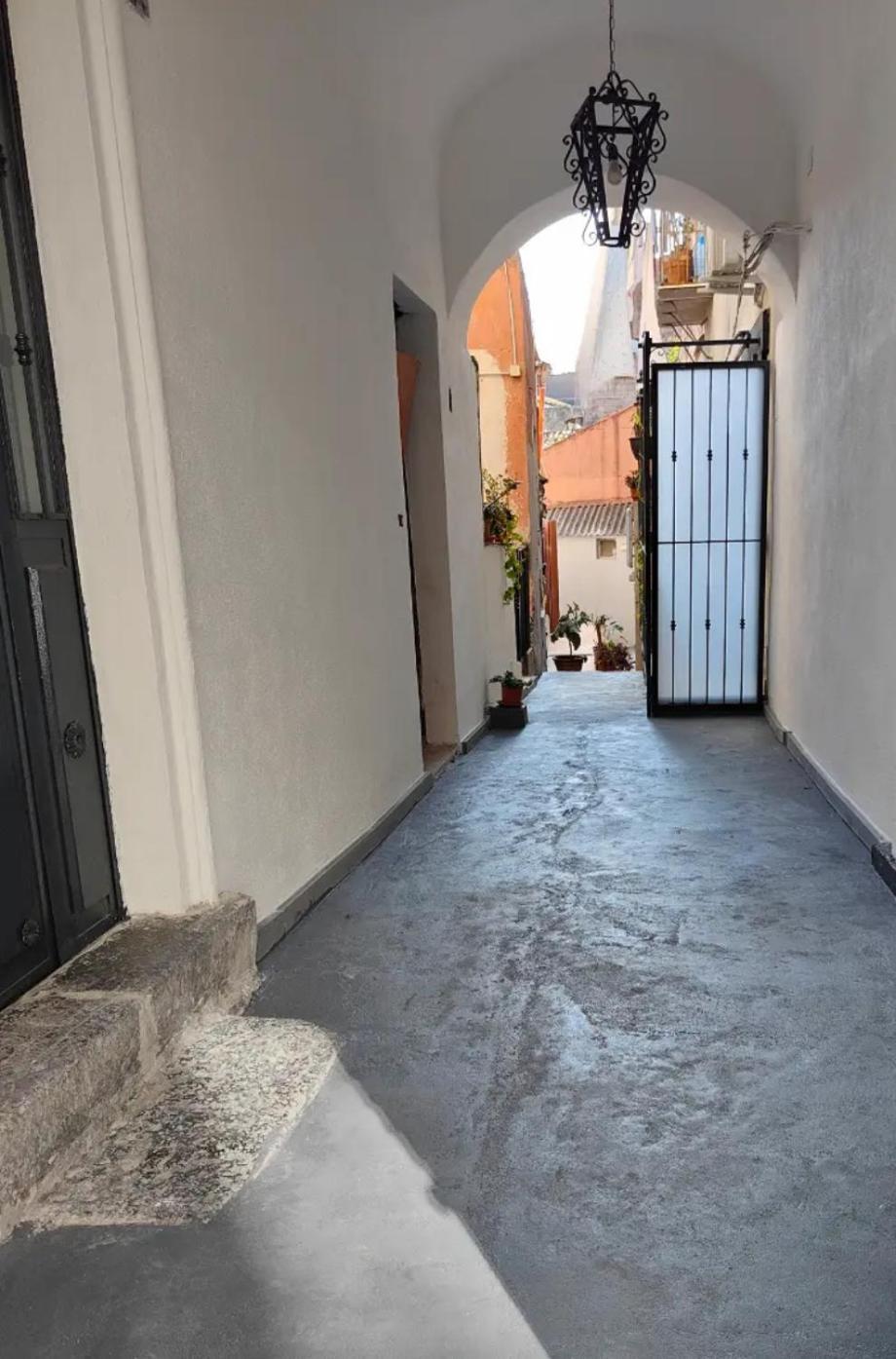 Old Town Mizzica Apartment Catania Exterior photo